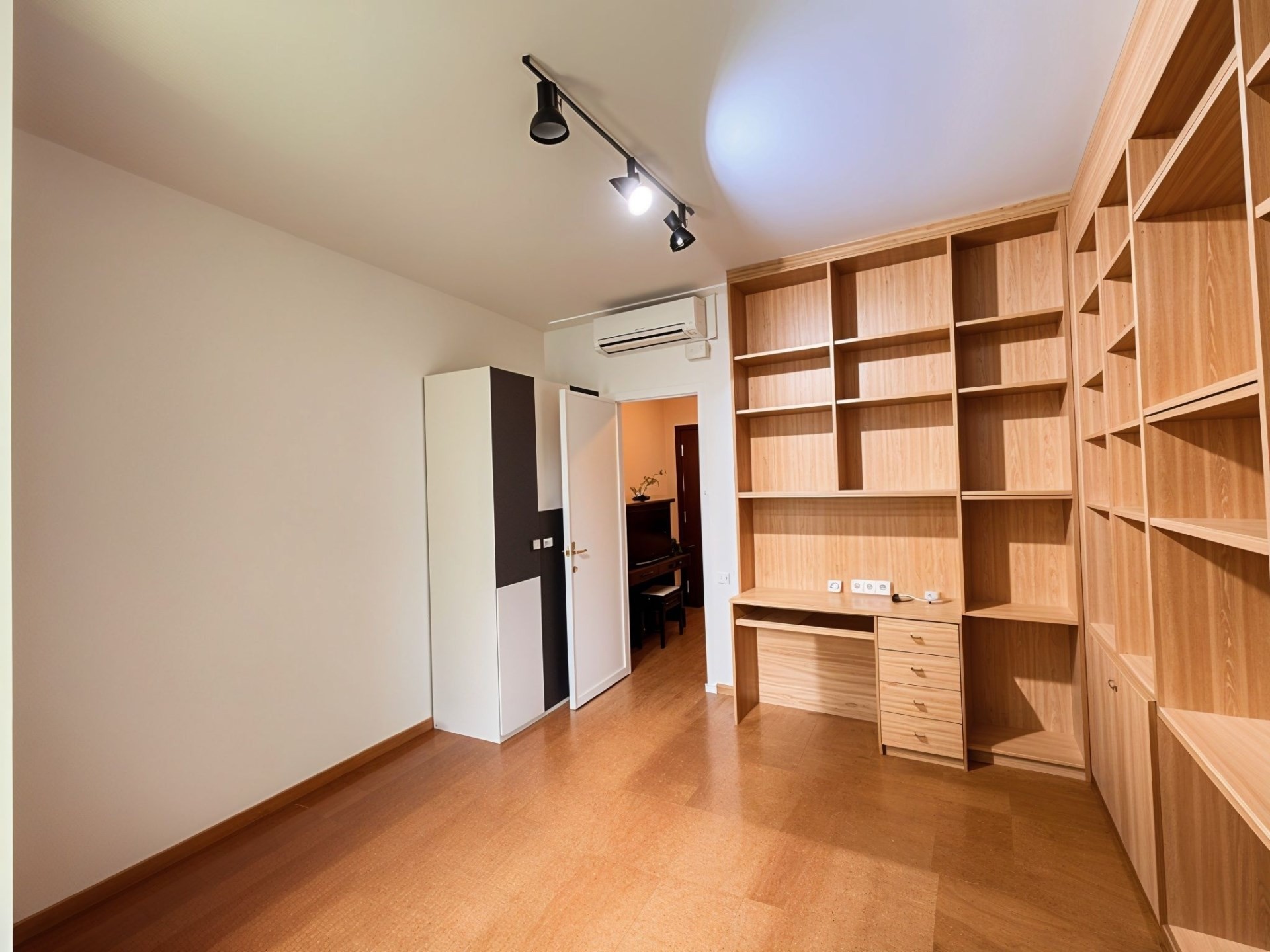 RoomCreator_20251008_32